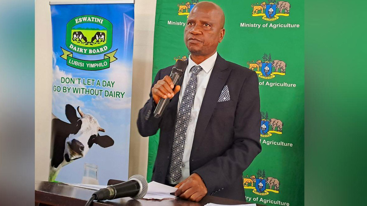 Minister for Agriculture Mandla Tshawuka had urged stakeholders to stop finger-pointing while pleading for cooperation as FMD reaches a crisis mode. (File pic)